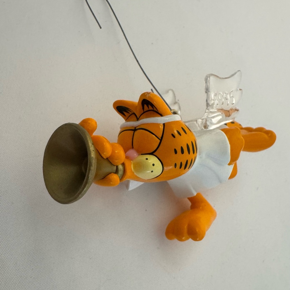 Garfield Holiday Hallmark Ornament Set - Picture 2 of 16